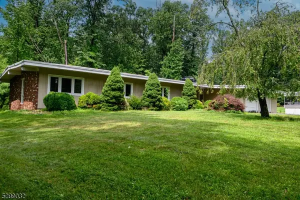35 Glenwood Dr, Montville Twp., NJ 07045