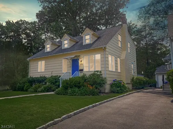 121 Columbia Ave, Cranford Twp., NJ 07016