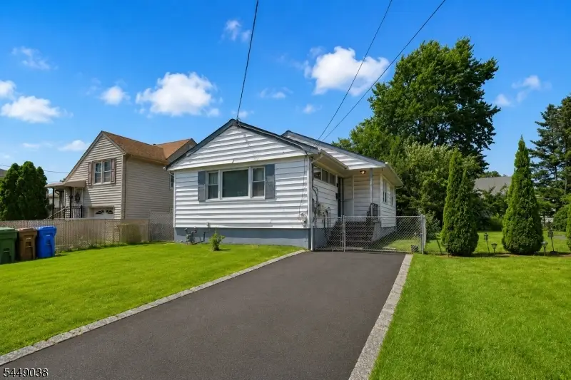 915 Essex Ave, Linden, NJ 07036 - #2