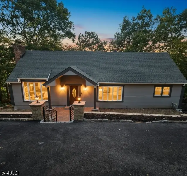 19 Cliffside Trl, Denville, NJ 07834 - #1