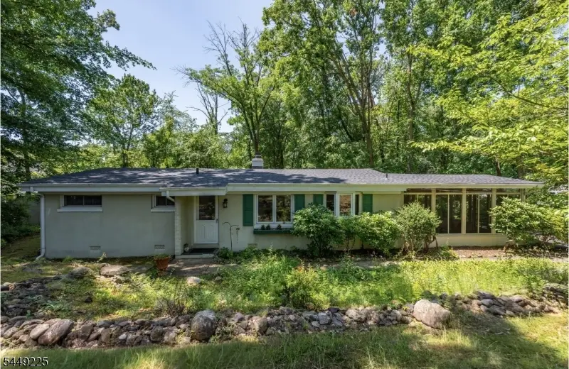 53 Old Wood Rd, Morris Plains, NJ 07950 - #2