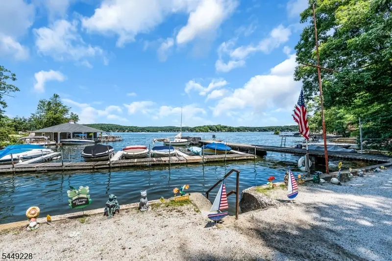 16 Lakeview Rd, Hopatcong, NJ 07843 - #2