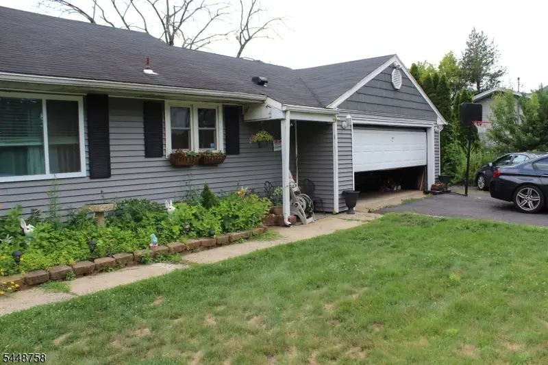 1123 Dukes Pkwy, Manville, NJ 08835 - #3