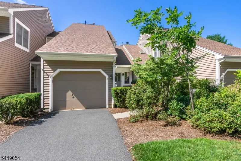 7 Dorset Ln, The Hills, NJ 07921 - #1