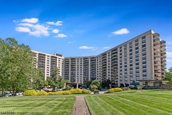 2 Claridge Dr #1NE, Verona Twp., NJ 07044