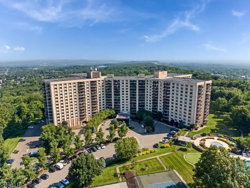 2 Claridge Dr #1NE, Verona, NJ 07044 - #2