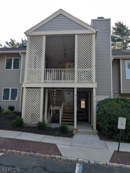 8 Augusta Dr, Clinton Twp., NJ 08801