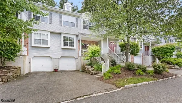 15 Spruce Ter, Mount Arlington Boro, NJ 07856