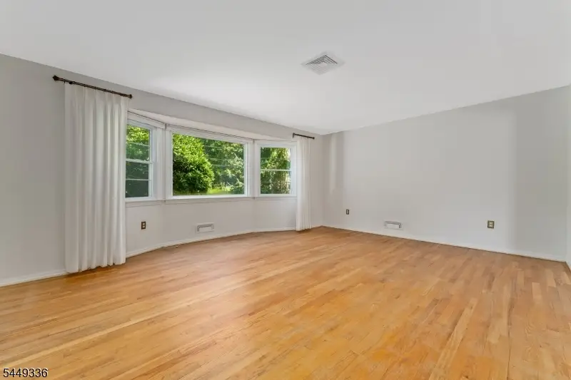 4 Glenwood Terrace, Green Knoll, NJ 08807 - #2