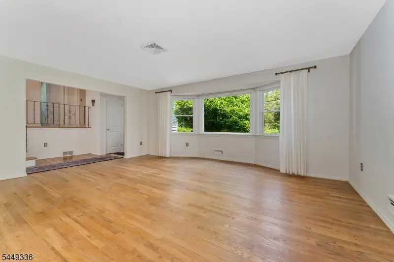 4 Glenwood Terrace, Green Knoll, NJ 08807 - #3