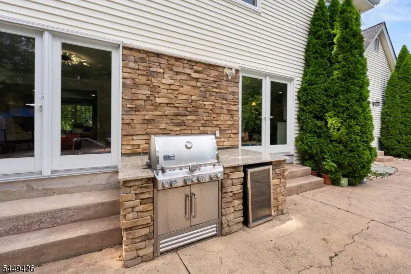 1 Layton Ct, Blackwells Mills, NJ 08844 - #3