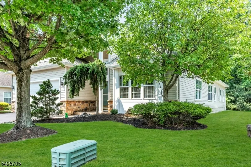 25 Daulton Dr, Franklin, NJ 08873 - #2