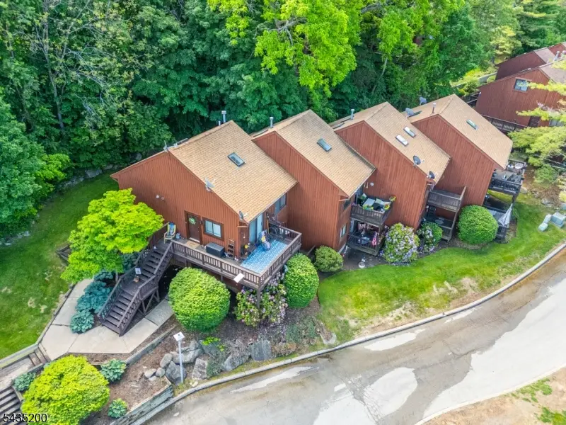 14 Stonehill Dr #6, Vernon Center, NJ 07462 - #2