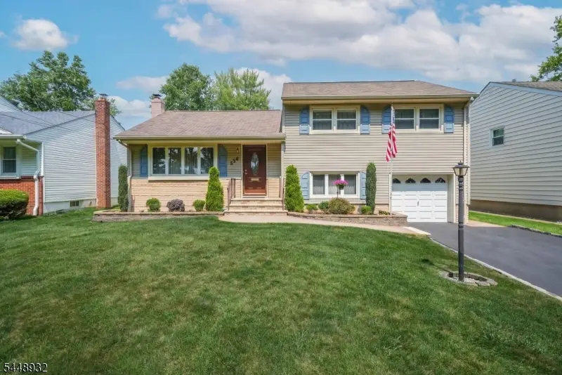 536 Fairway Dr, Union, NJ 07083 - #1