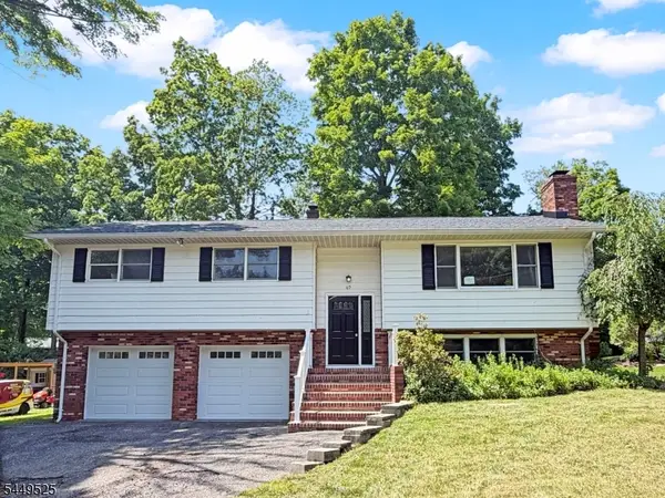 69 Cedar Tree Dr, Vernon Twp., NJ 07422