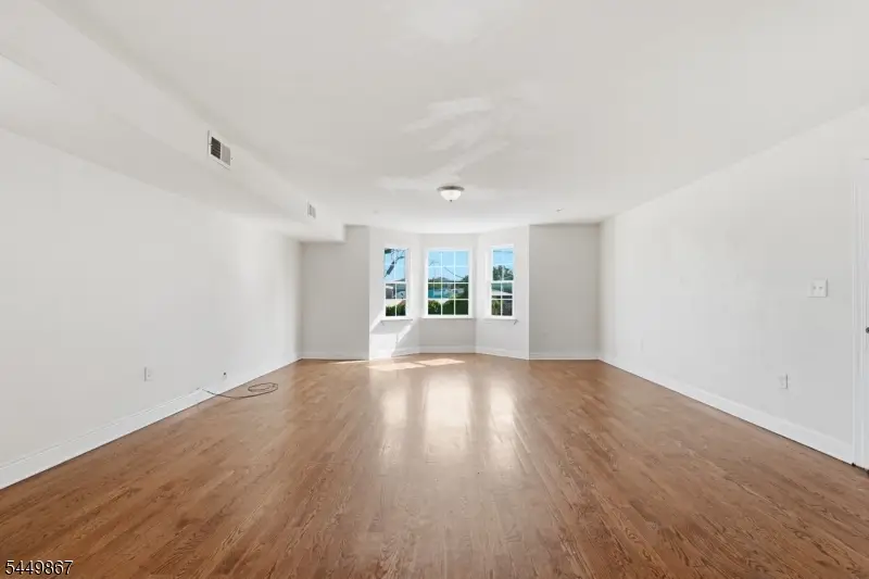 17 Stanton St, Newark, NJ 07114 - #2