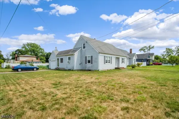 42 2nd St, Pequannock Twp., NJ 07440