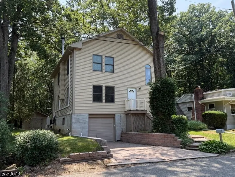 35 Oakdale Rd, Rainbow Lakes, NJ 07834 - #2