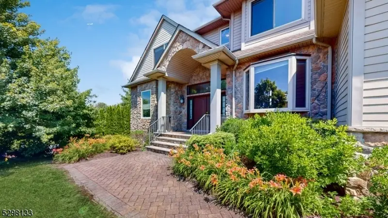 1 White Oak Ct, Hamburg, NJ 07419 - #2
