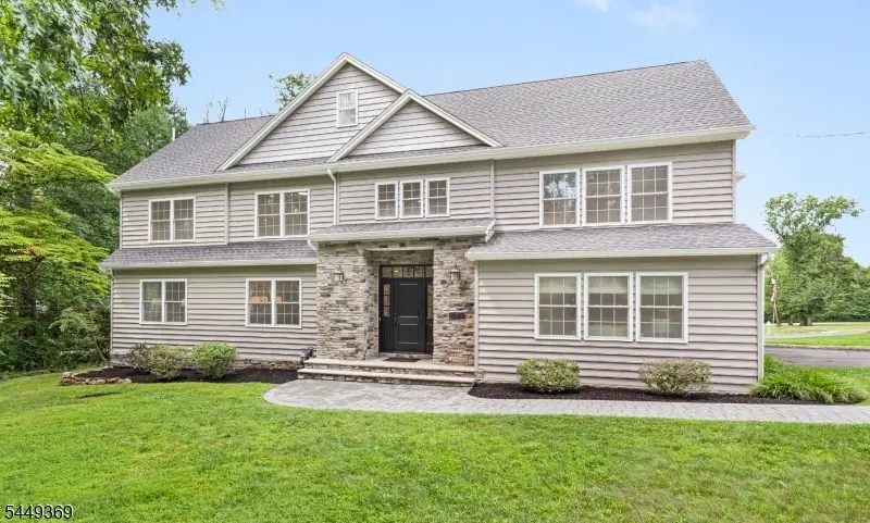 5 Harrison Dr, Berkeley Heights, NJ 07922 - #1