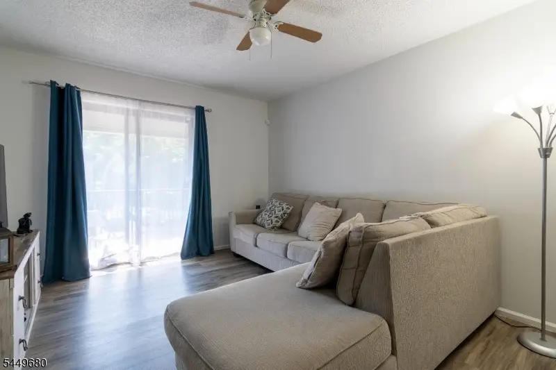 69 Taylor Dr, Franklin Park, NJ 08823 - #3