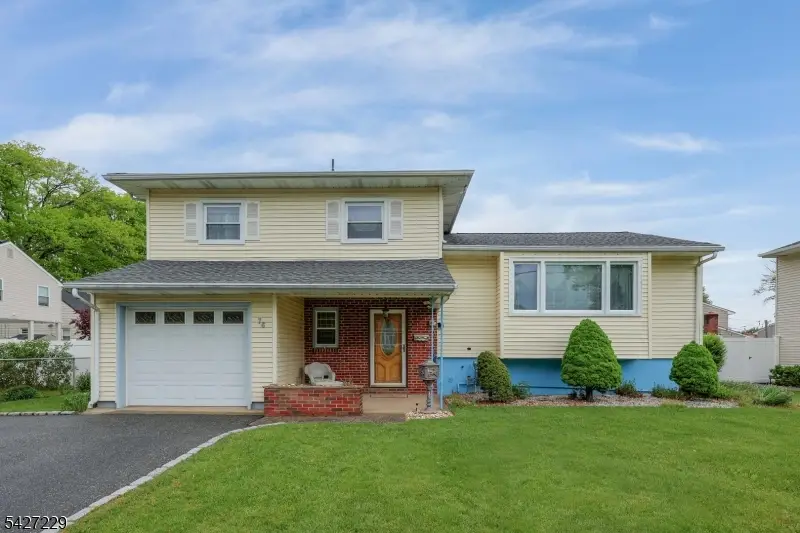 76 Harrison St, Clark, NJ 07066 - #1