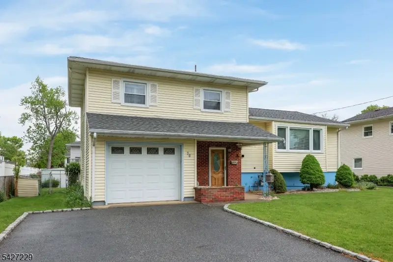 76 Harrison St, Clark, NJ 07066 - #3