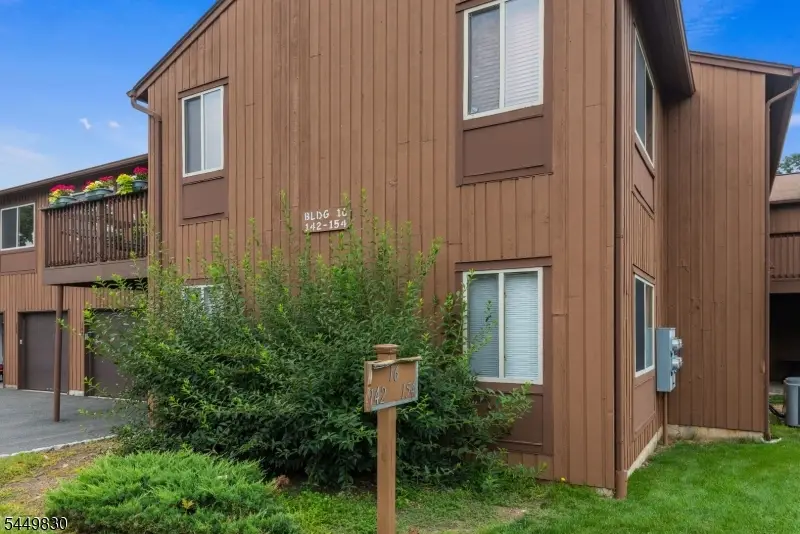 154 Drake Ln, Roxbury, NJ 07852 - #2
