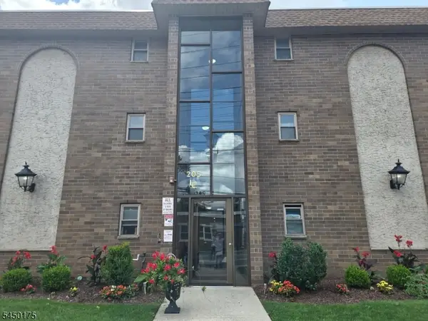 205 Bergen Tpke, Ridgefield Park Village, NJ 07660
