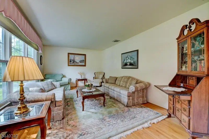 2 Pembroke Ct, Oak Ridge, NJ 07438 - #3