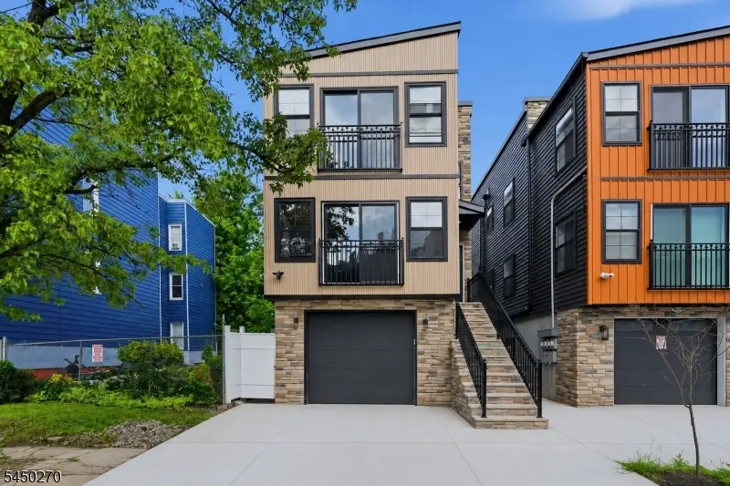 749 S 11th St, Newark, NJ 07103 - #1