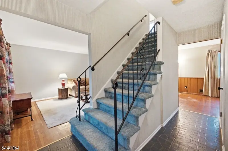 13 Ledgewood Rd, Flanders, NJ 07836 - #3