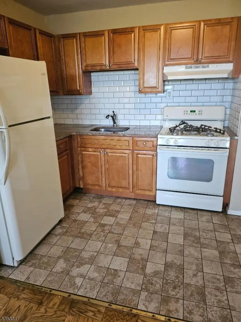 39 E 39th St #8G, Paterson, NJ 07514 - #2