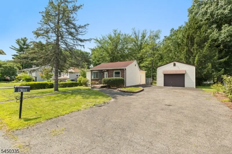618 Wood Ave, North Brunswick, NJ 08902 - #2