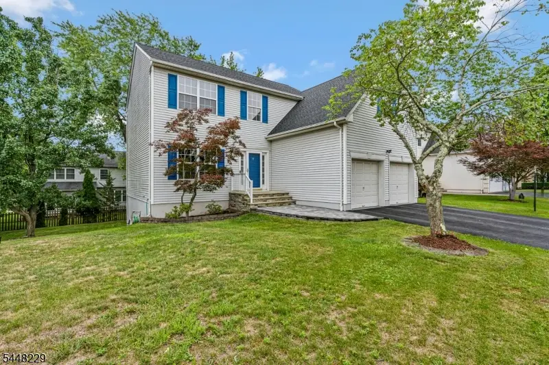 19 Heinrick Way, Bradley Gardens, NJ 08807 - #1