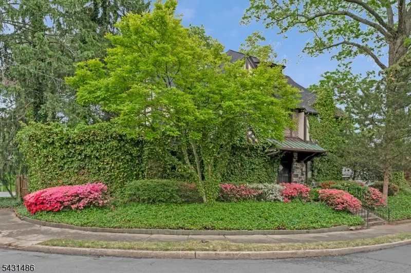 3 Shelbourne Ave, Trenton, NJ 08618 - #3