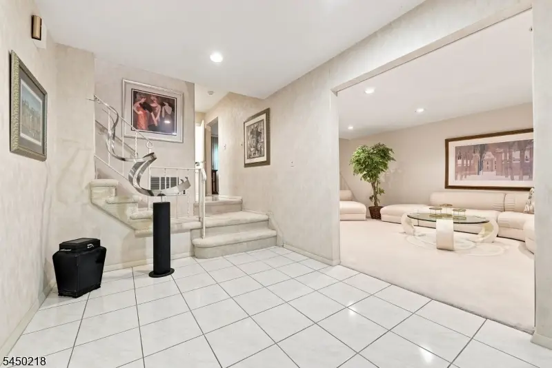 18 Druid Hill Dr, Parsippany, NJ 07054 - #3