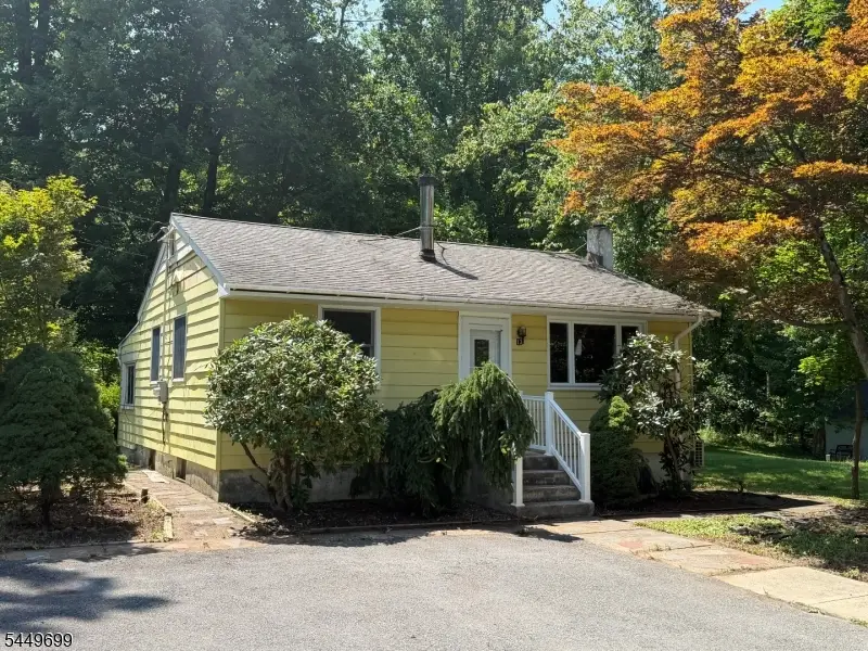 13 Millburn Rd, Lake Hopatcong, NJ 07849 - #1