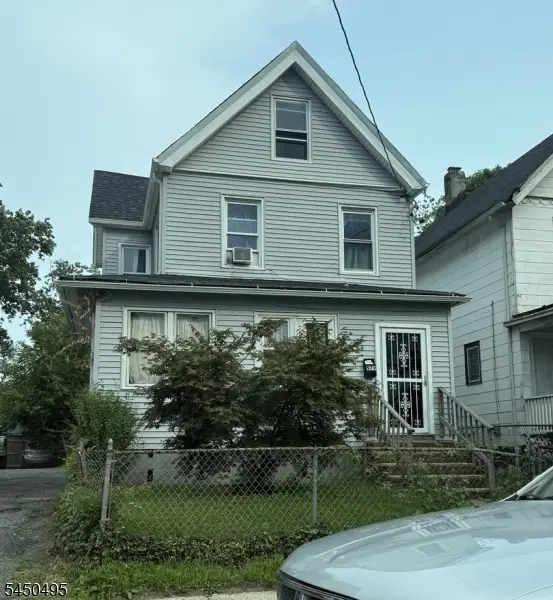 979 W 4th St, Plainfield City, NJ 07063