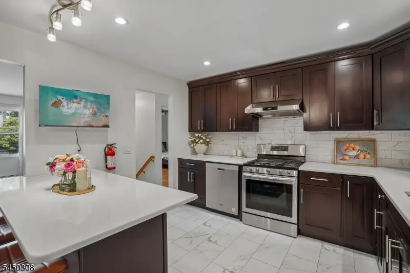 35 Iroquois Ave, Lincoln Park, NJ 07035 - #1