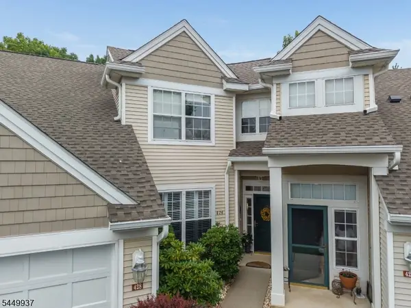 424 Homestead Ct, Lopatcong Twp., NJ 08886