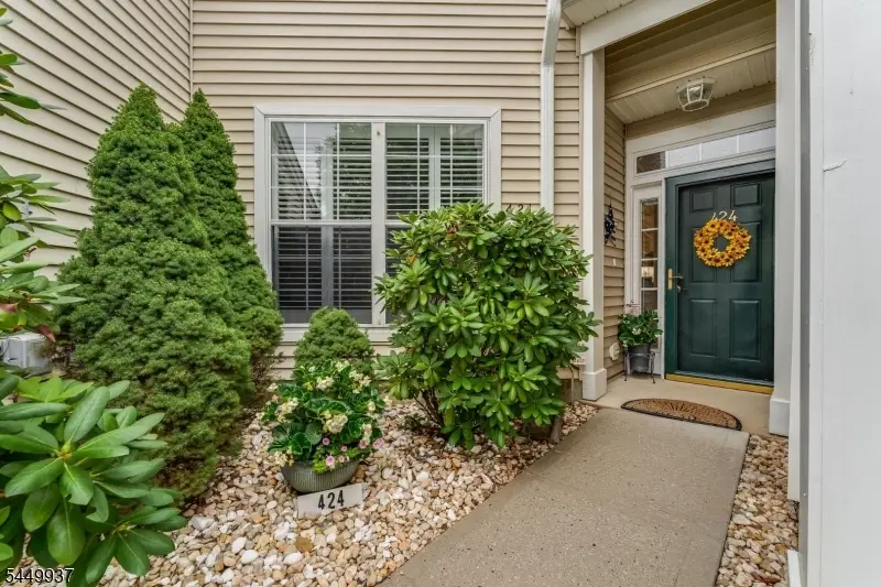 424 Homestead Ct, Lopatcong Overlook, NJ 08886 - #2