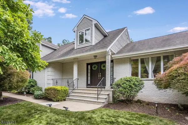 97 Poplar Dr, Hanover Twp., NJ 07927