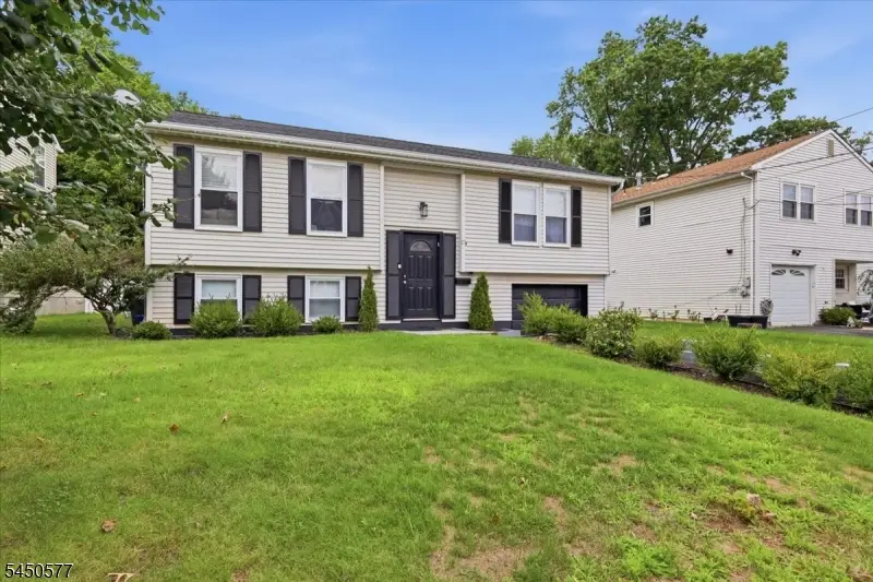 17 Weston St, Metuchen, NJ 08840 - #1