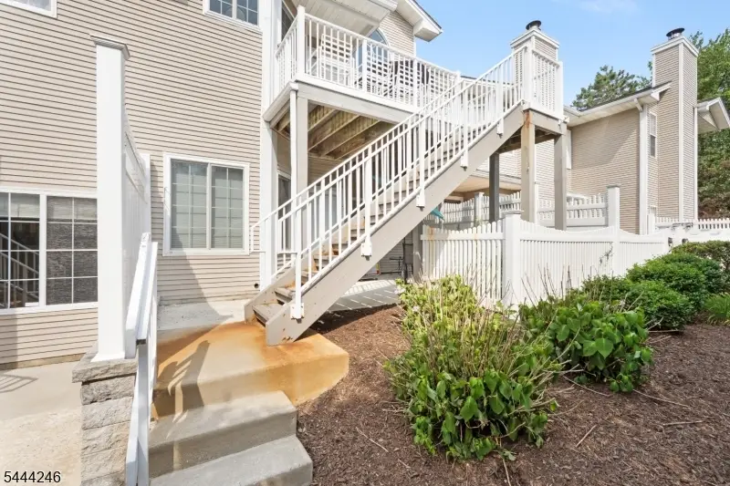 8 Bentley Court, The Hills, NJ 07921 - #3
