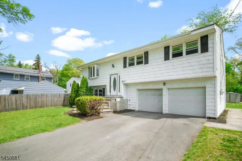 911 Plainfield Ave, Plainfield, NJ 07060 - #1