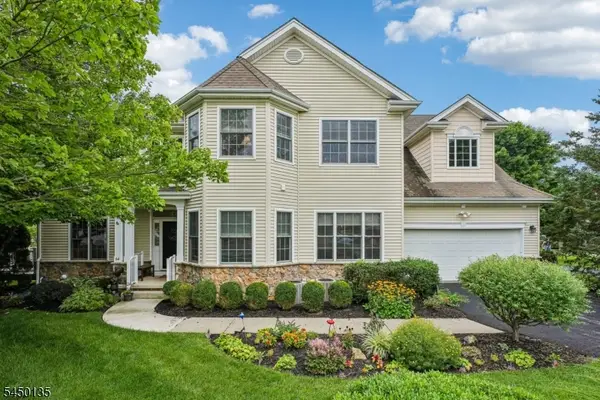14 Kestrel Court, Washington Twp., NJ 07882