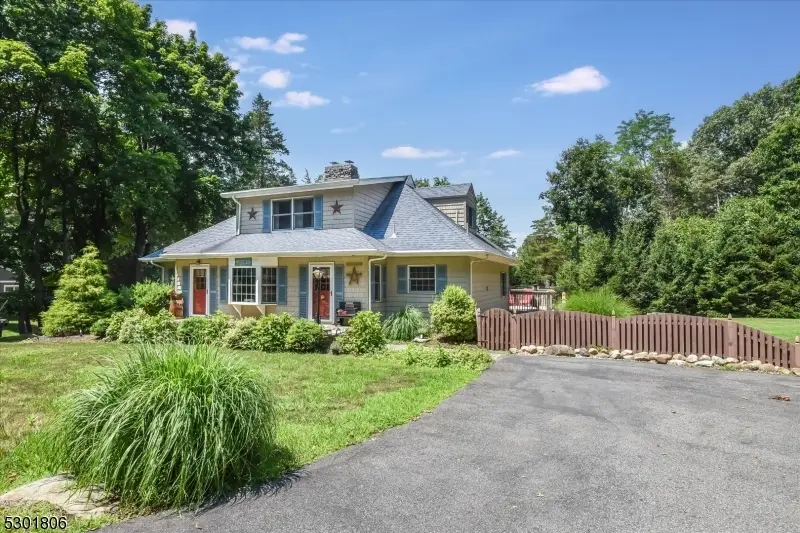 39 Circle Ave, Pines Lake, NJ 07470 - #1