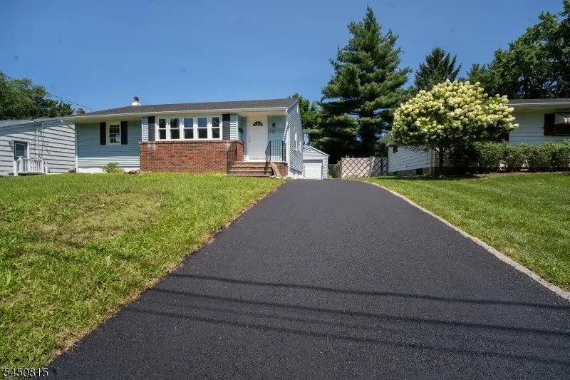 219 Haroldson Pl, Pompton Lakes, NJ 07442 - #3
