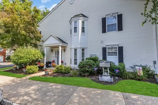 401 Harvest Ln, South Brunswick Twp., NJ 08852